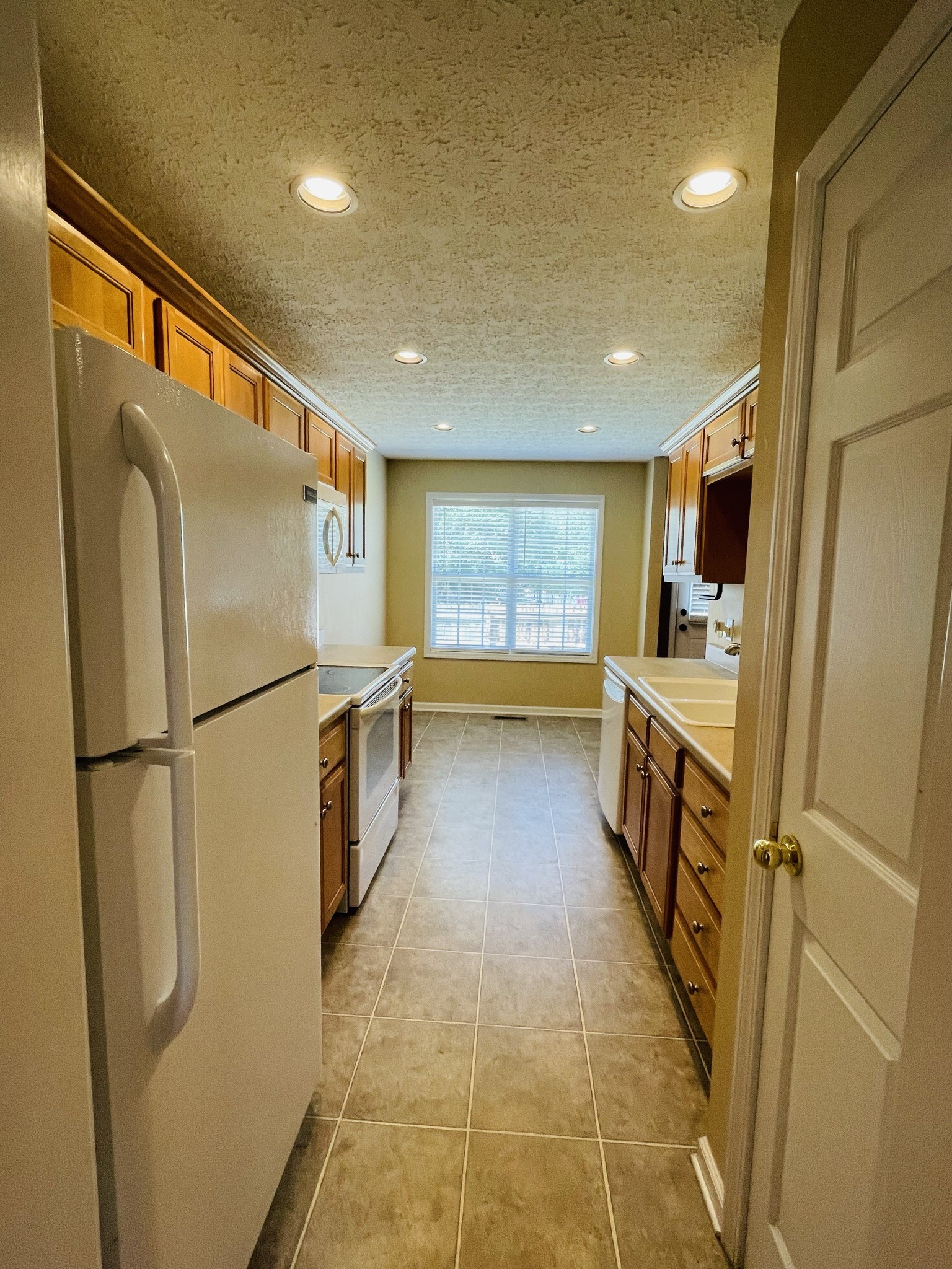 113 Foxrun Springfield, TN 37172 - Photo 11 of 45 Gallery Image 11