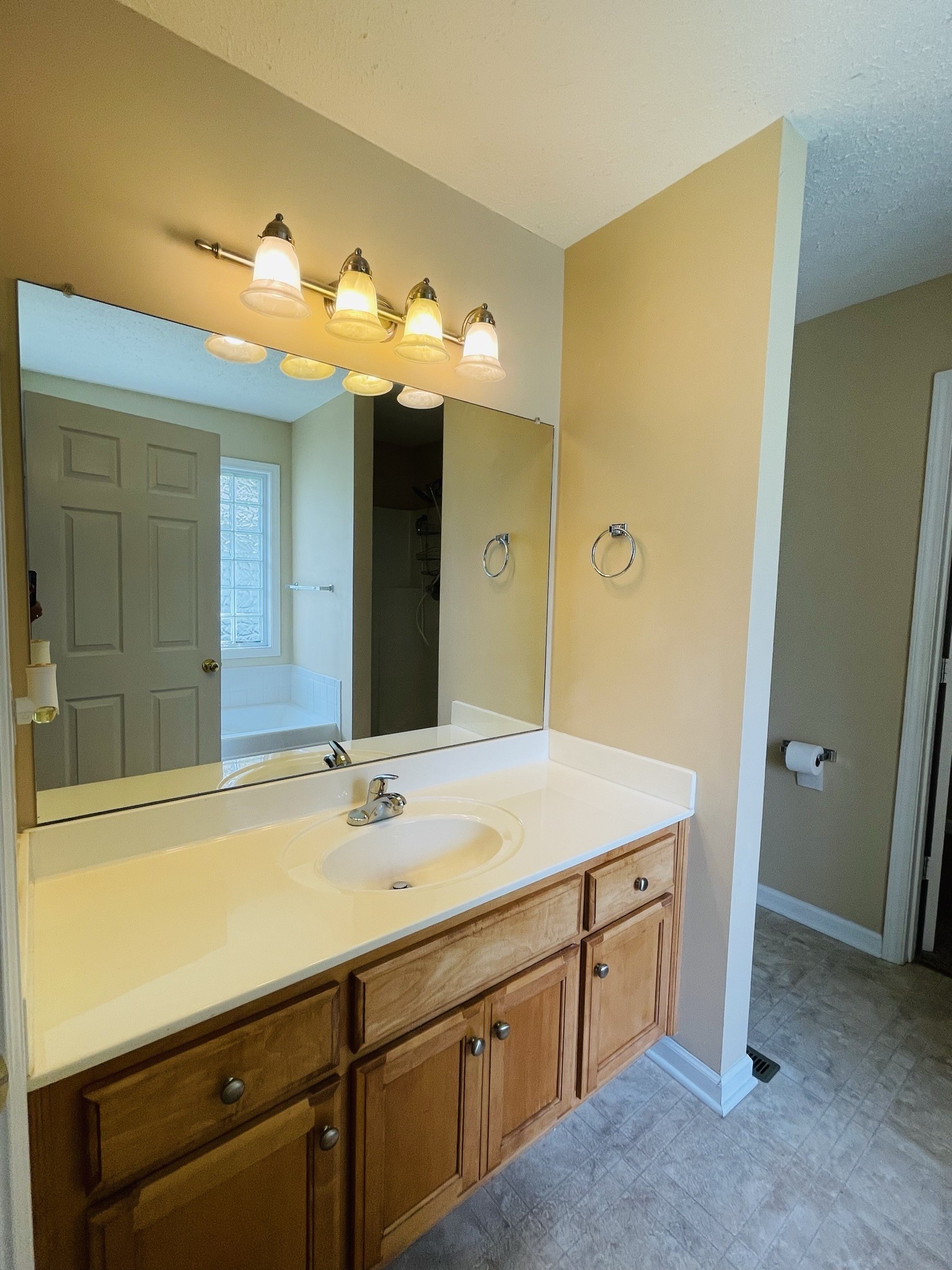 113 Foxrun Springfield, TN 37172 - Photo 15 of 45 Gallery Image 15