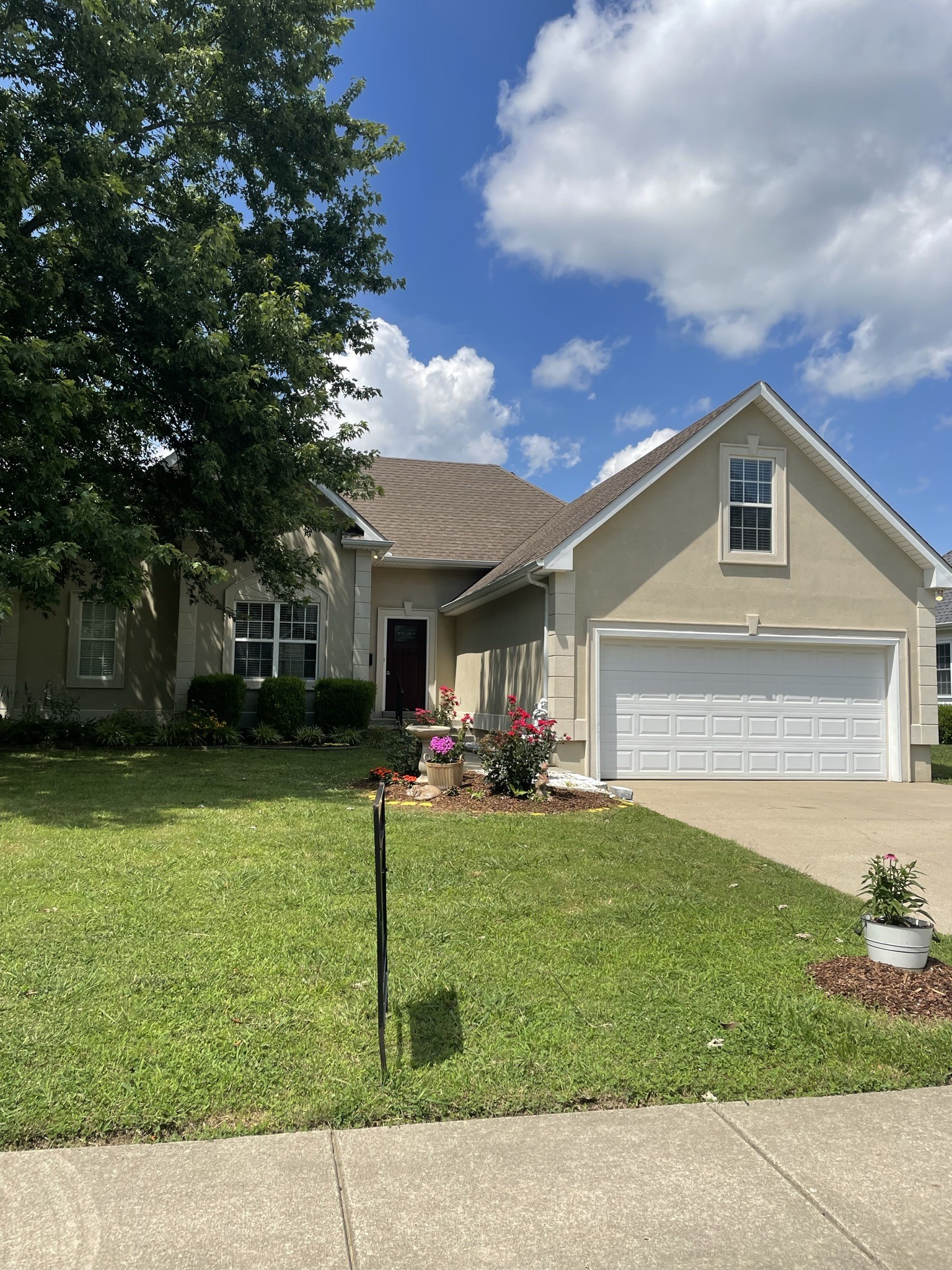 113 Foxrun Springfield, TN 37172 - Photo 3 of 45 Gallery Image 3