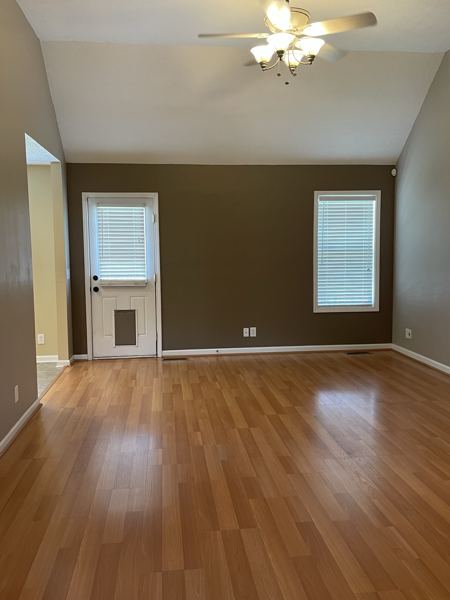 113 Foxrun Springfield, TN 37172 - Photo 6 of 45 Gallery Image 6