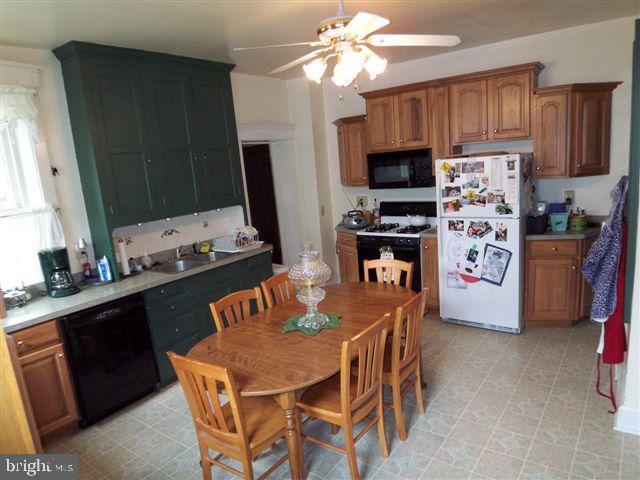 415 East Main Street Lititz, PA 17543 - Photo 8 of 15