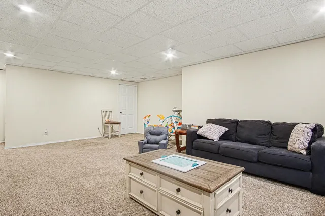 $289,900 | 406 South 3rd Street, Beaver Creek, MN 56116