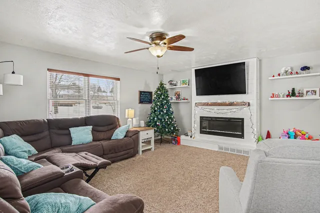 $289,900 | 406 South 3rd Street, Beaver Creek, MN 56116