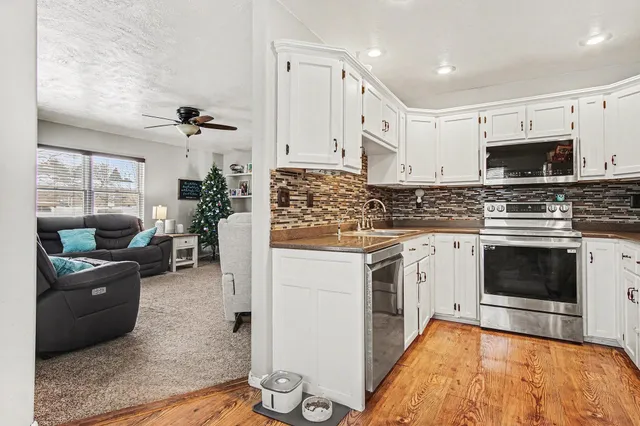 $289,900 | 406 South 3rd Street, Beaver Creek, MN 56116