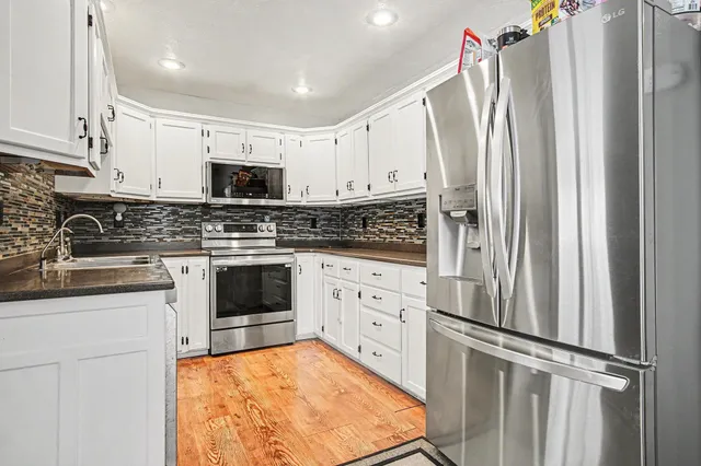 $289,900 | 406 South 3rd Street, Beaver Creek, MN 56116