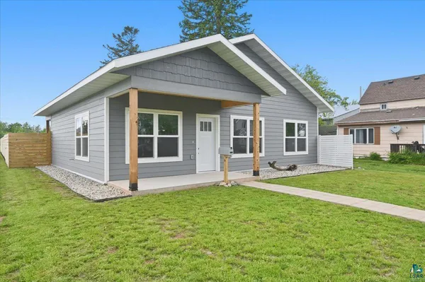 $340,000 | 2213 Oakes Avenue, Superior, WI 54880
