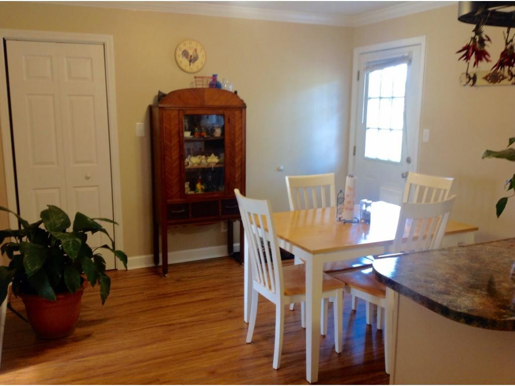 345 H Heaton Road Elizabethton, TN 37643 - Photo 14 of 17 Dining area