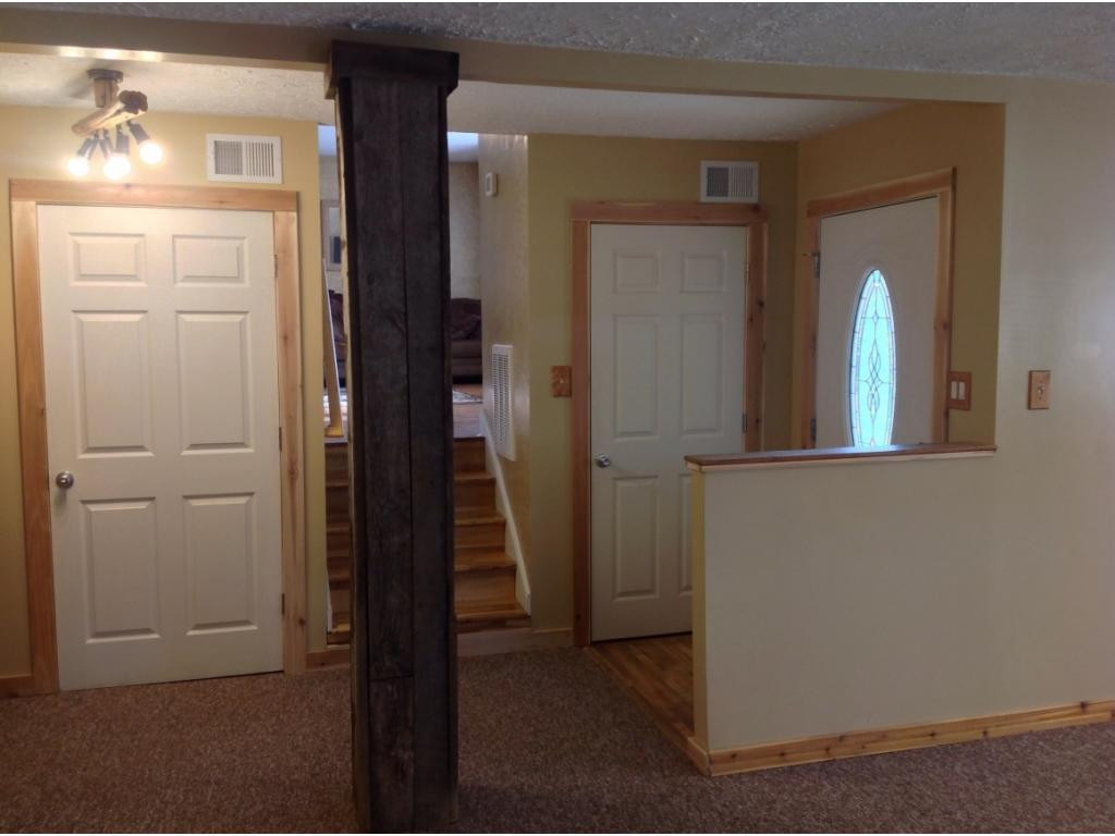 345 H Heaton Road Elizabethton, TN 37643 - Photo 15 of 17 Front door Foyer
