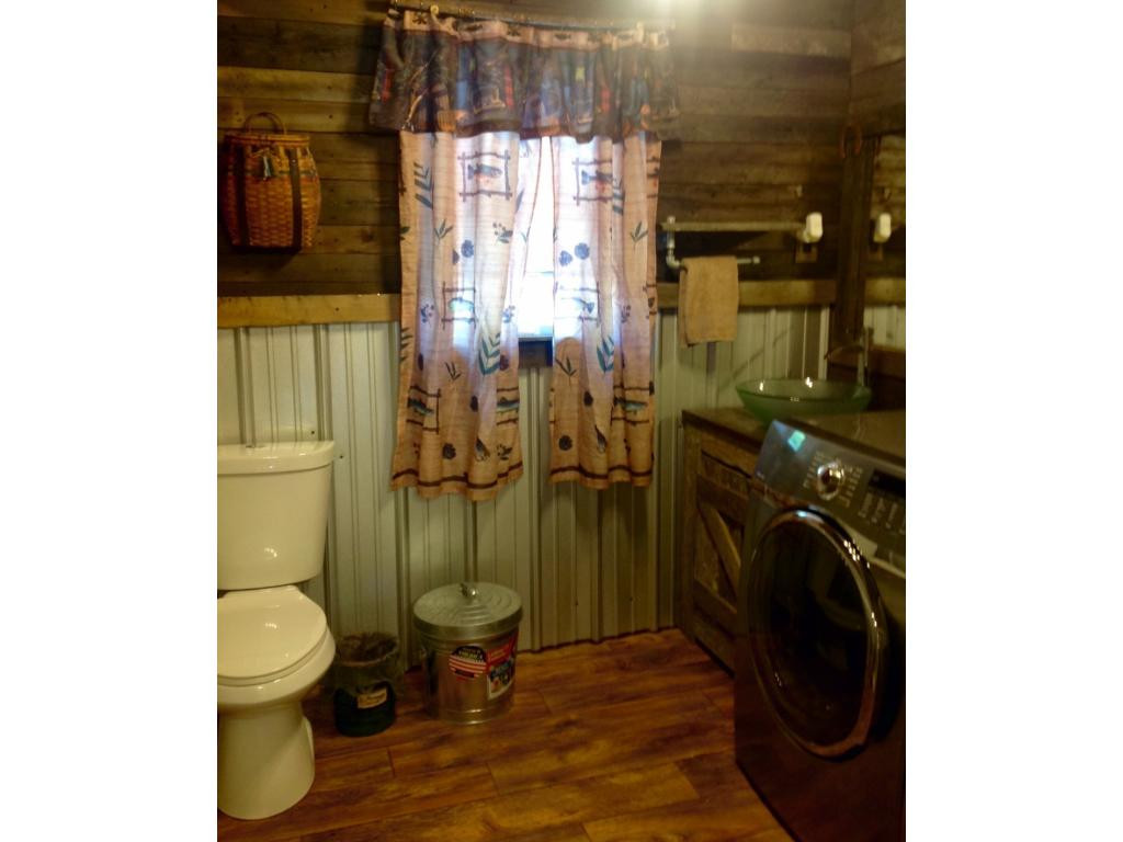345 H Heaton Road Elizabethton, TN 37643 - Photo 17 of 17 Bath Laundry Room on main