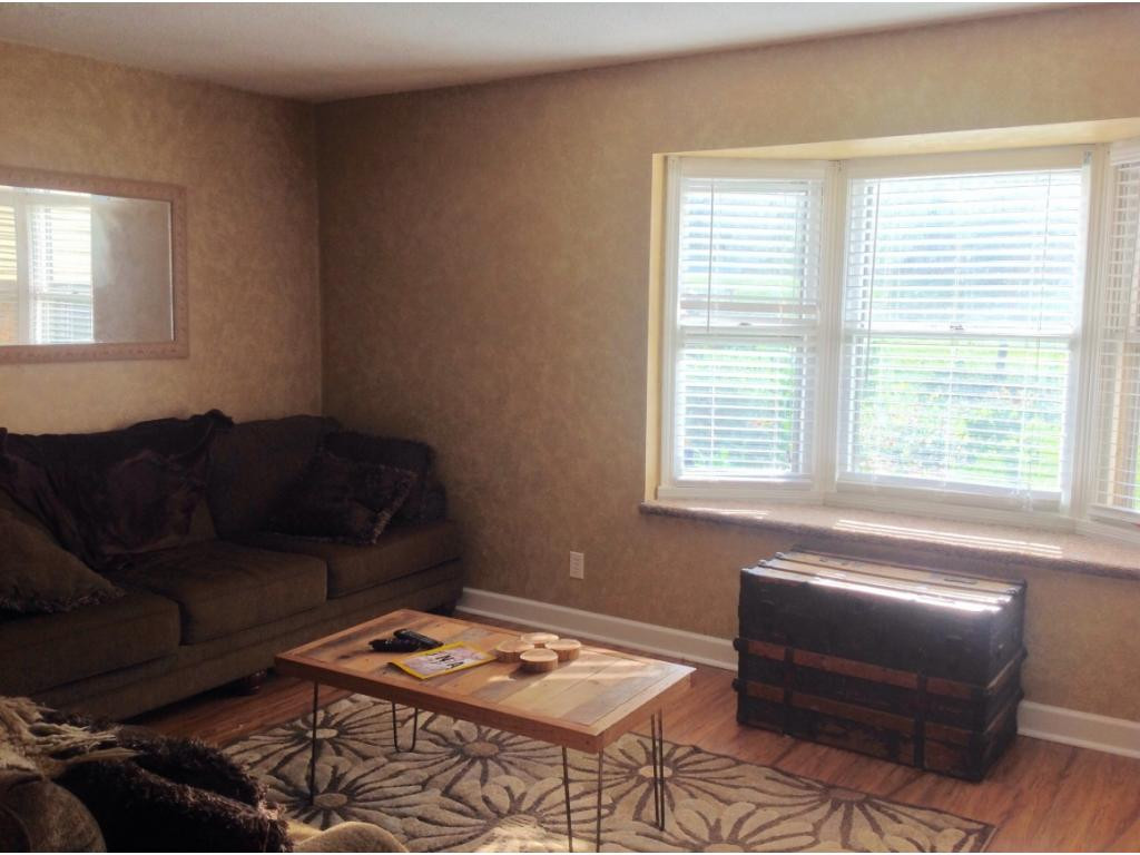 345 H Heaton Road Elizabethton, TN 37643 - Photo 3 of 17 Formal living room