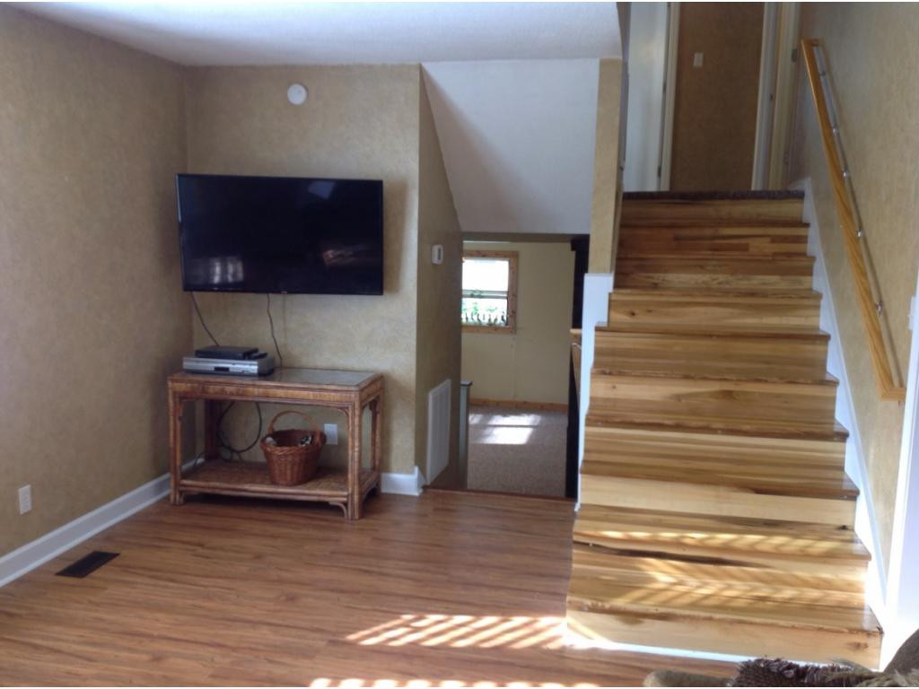 345 H Heaton Road Elizabethton, TN 37643 - Photo 5 of 17 Formal living room