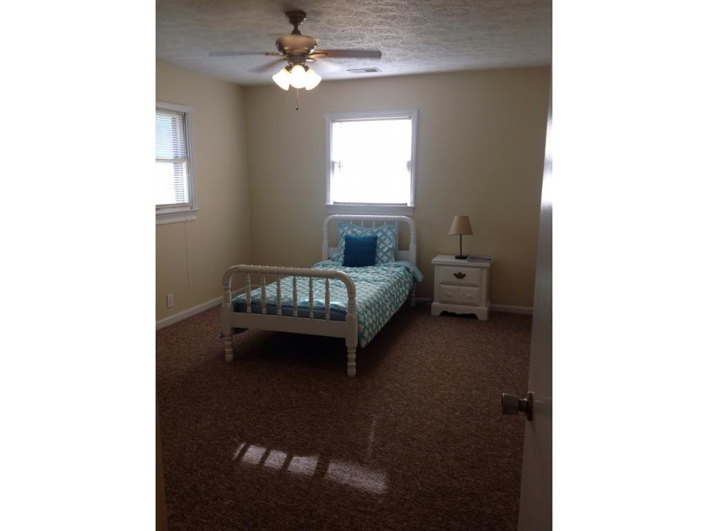 345 H Heaton Road Elizabethton, TN 37643 - Photo 7 of 17 Bedroom 2