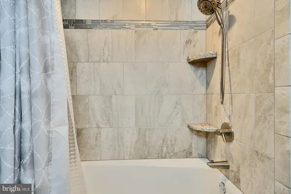 $2,950 | 10 East Lee Street, Unit 706, Baltimore, MD 21202