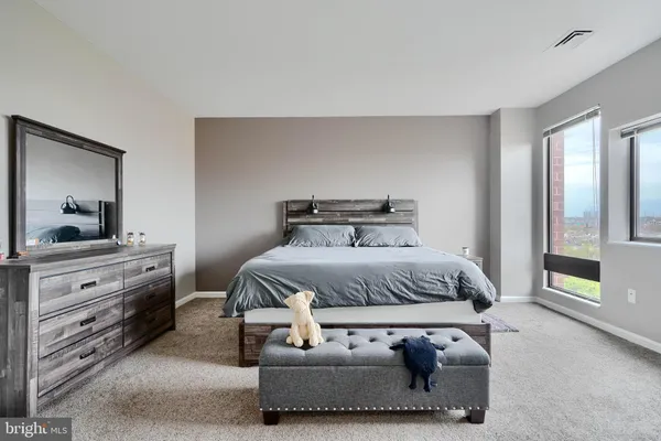 $2,950 | 10 East Lee Street, Unit 706, Baltimore, MD 21202