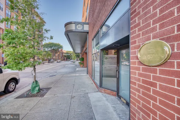 $2,950 | 10 East Lee Street, Unit 706, Baltimore, MD 21202