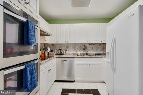 $2,950 | 10 East Lee Street, Unit 706, Baltimore, MD 21202