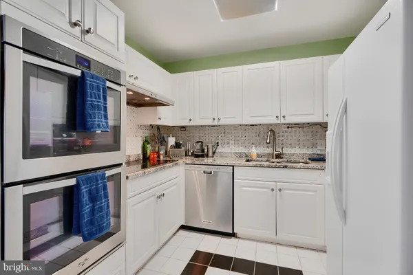 $2,950 | 10 East Lee Street, Unit 706, Baltimore, MD 21202