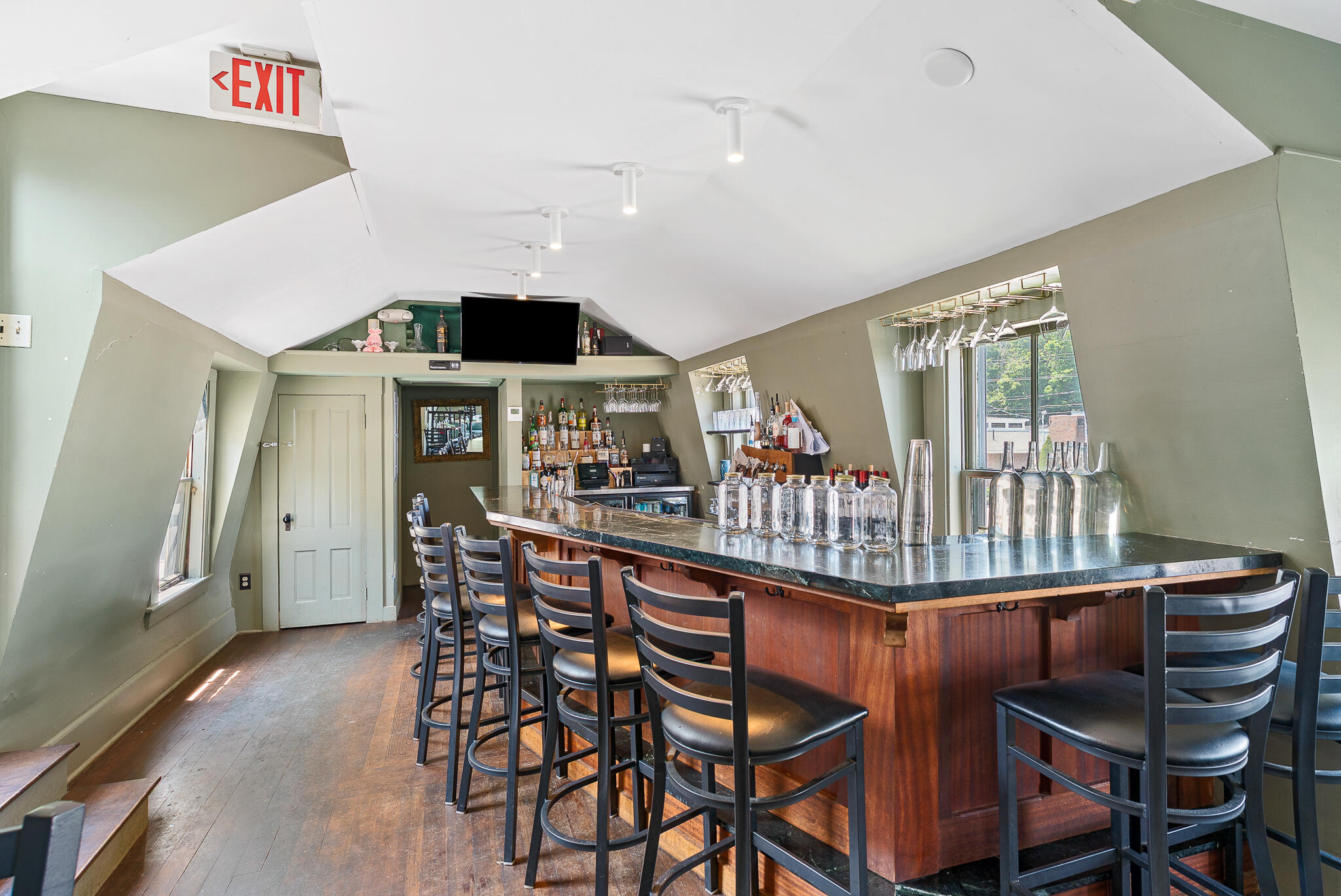 30 Shore Road Ogunquit, ME 03907 - Photo 16 of 33 lounge 4