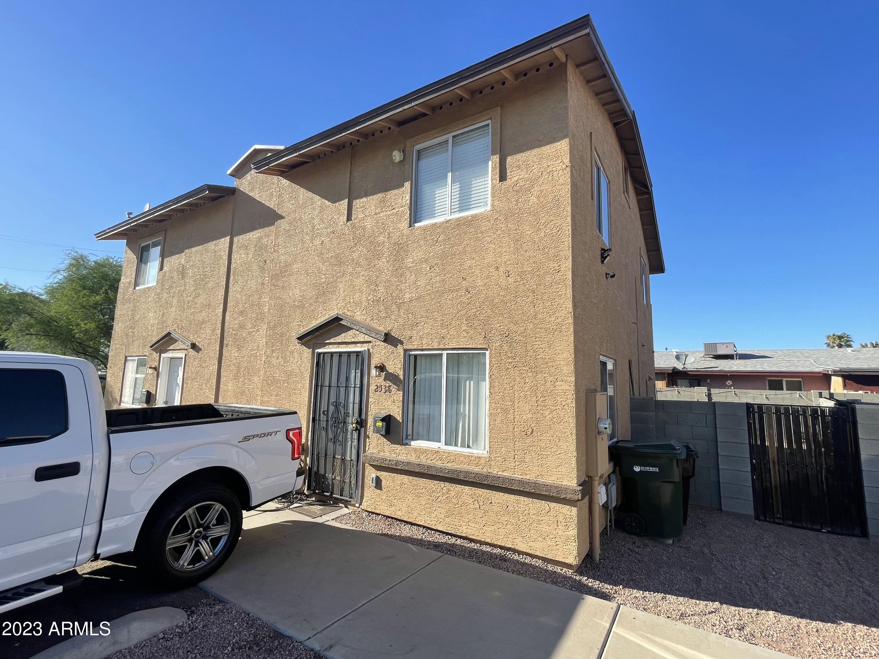 2538 West Ocotillo Road Phoenix, AZ 85017 - Photo 1 of 9 Cover 1