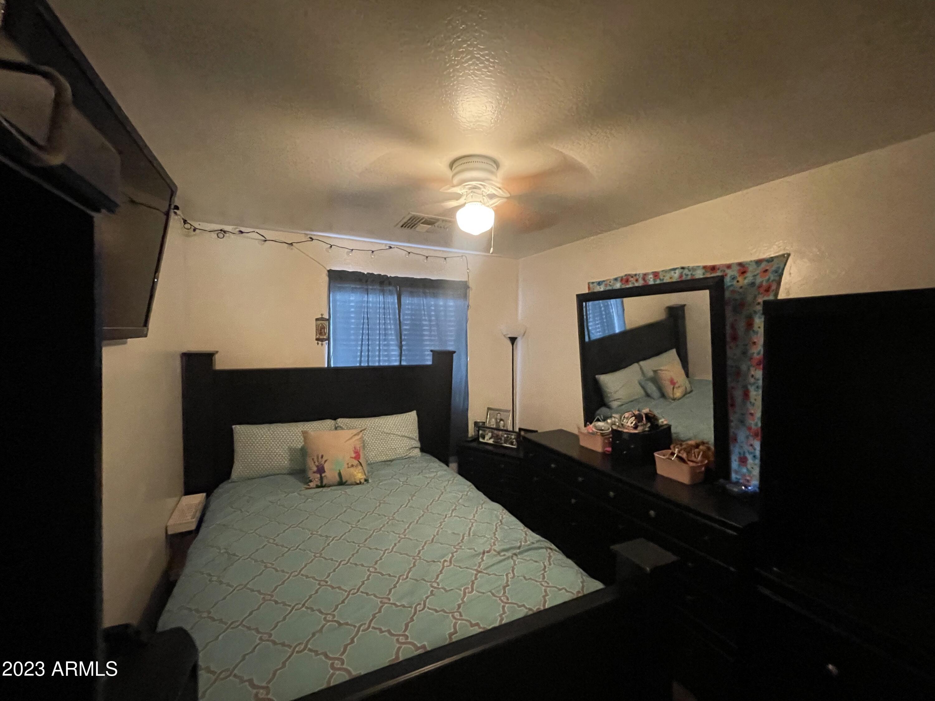 2538 West Ocotillo Road Phoenix, AZ 85017 - Photo 4 of 9 IMG_1559