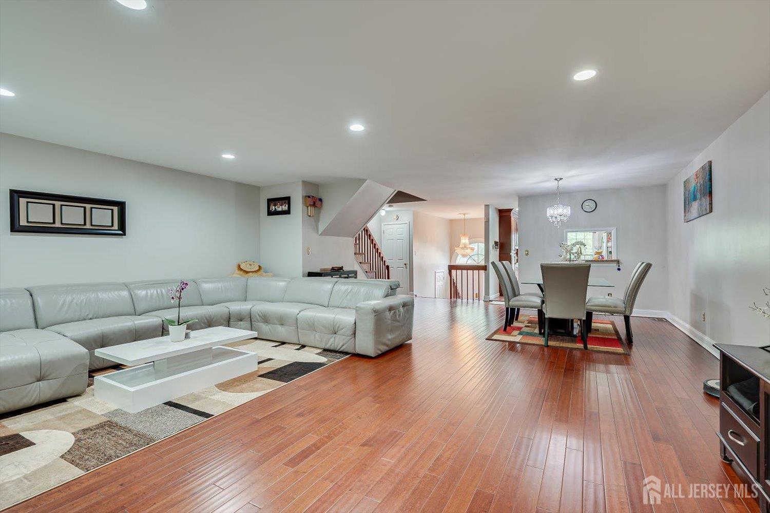 4506 Stonehedge Road Edison, NJ 08820 - Photo 20 of 51