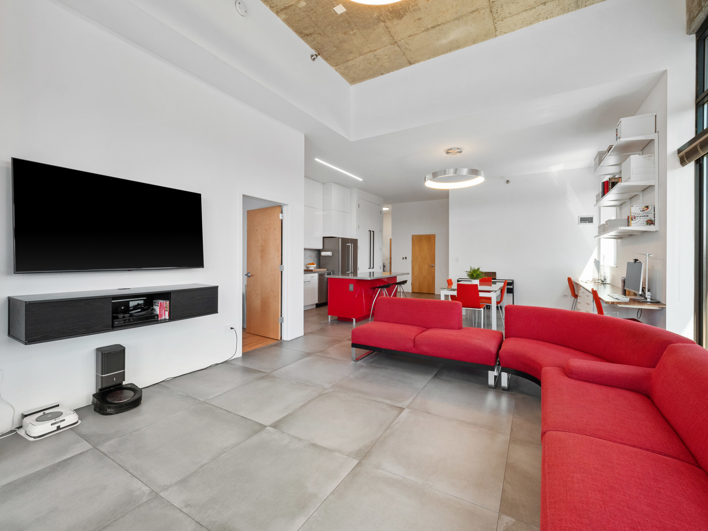 321 South Sangamon Street, Unit 905 Chicago, IL 60607 - Photo 18 of 36 a living room with furniture and a flat screen tv