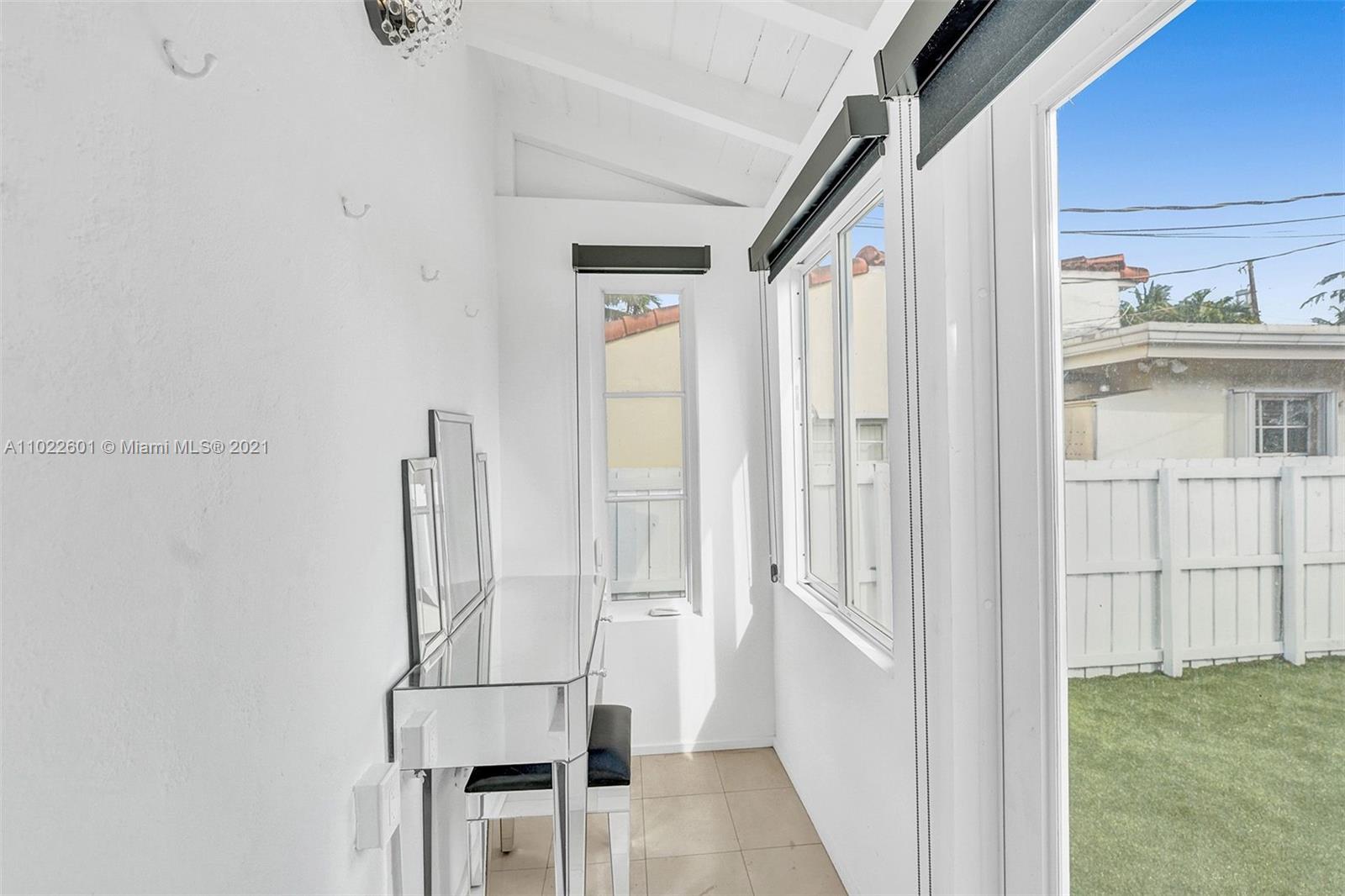 4717 Alton Road Miami Beach, FL 33140 - Photo 17 of 59