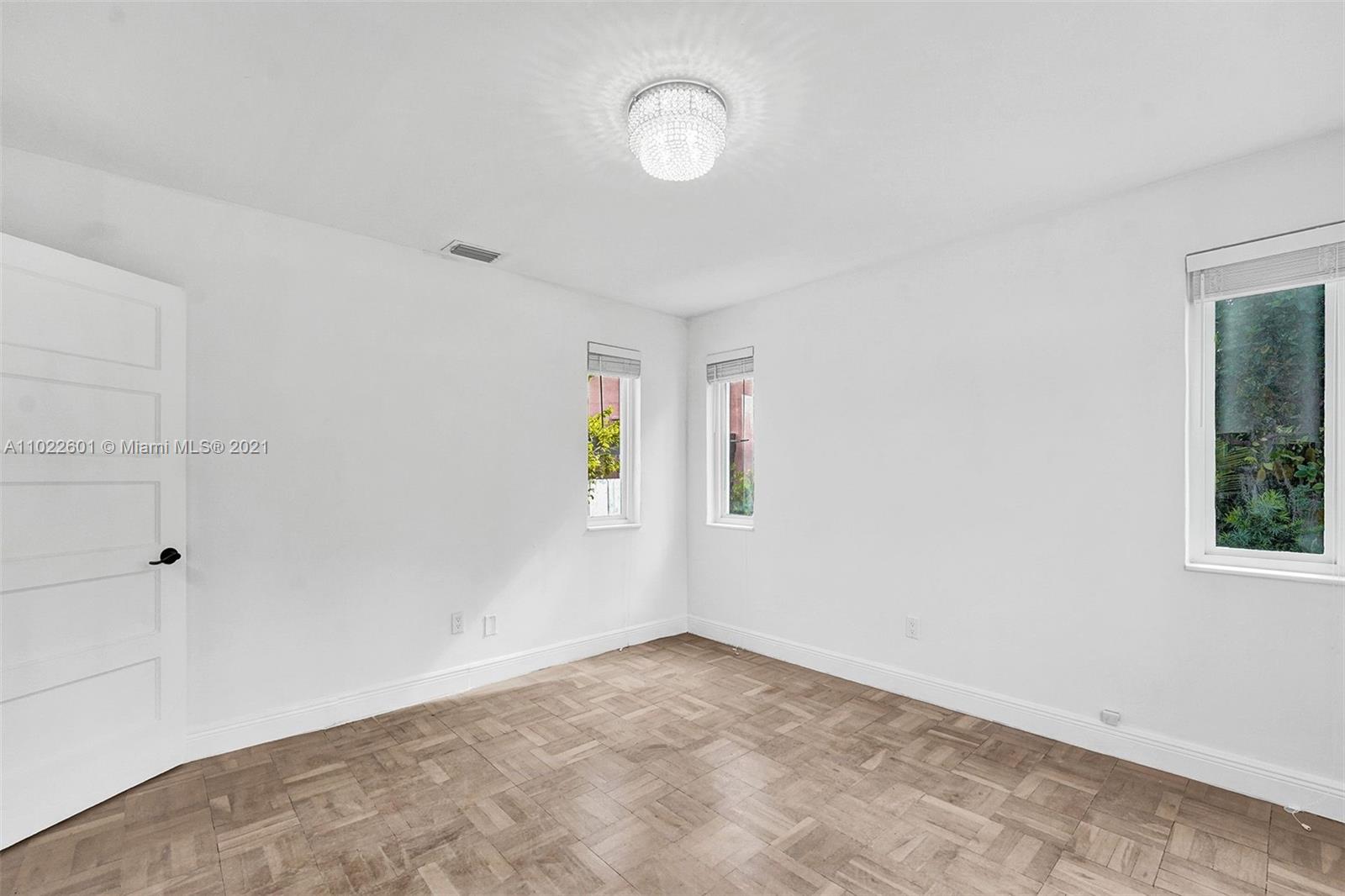 4717 Alton Road Miami Beach, FL 33140 - Photo 28 of 59 a view of empty room with window