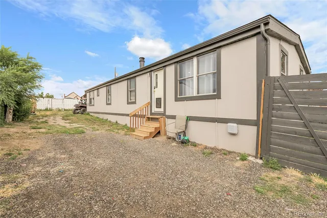 a house view with a yard