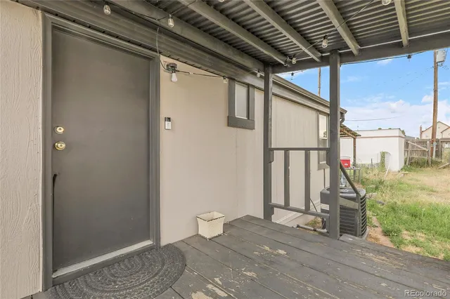 a view of an outdoor space