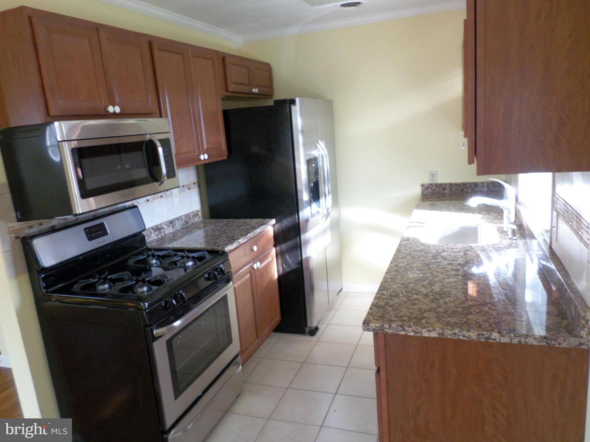 18832 Fuller Heights Road Triangle, VA 22172 - Photo 4 of 22 Kitchen