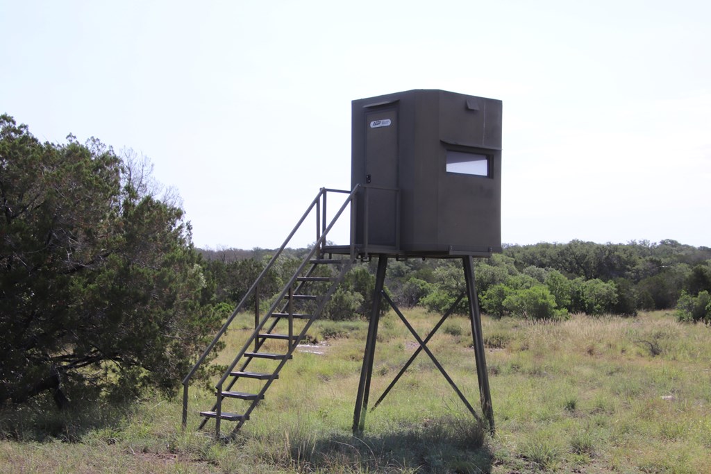 93 J S Murry Ranch Road Del Rio, TX 78840 - Photo 34 of 36 a picture of a outdoor space