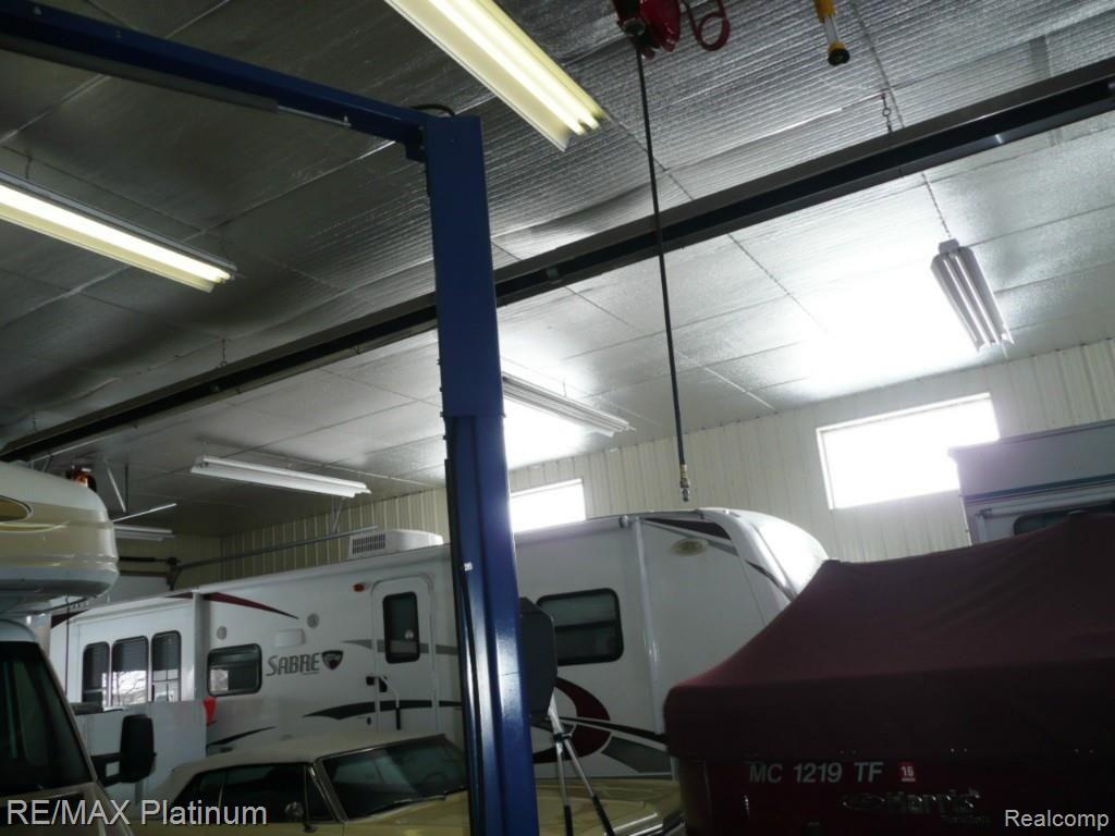 5881 Fenton Road Fenton, MI 48430 - Photo 26 of 35 14'6" ceiling w/Air hoses & heat