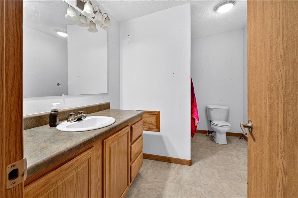 4713 Southeast Lostine Road Columbus, KS 66725 - Photo 48 of 56