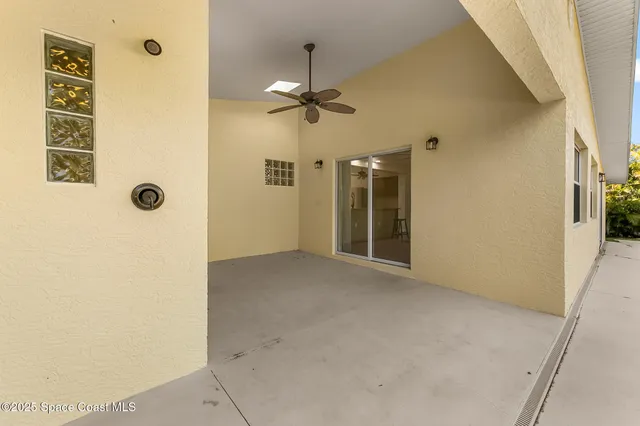 a view of a outdoor space and a yard