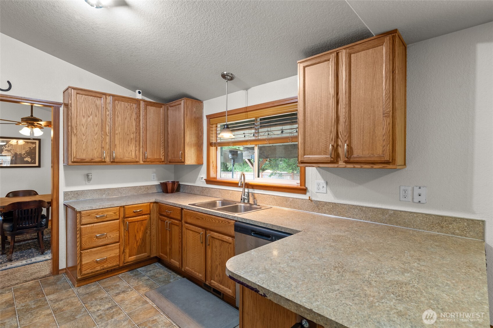 6137 189th Loop Southwest Rochester, WA 98579 - Photo 10 of 31 Gallery Image 10