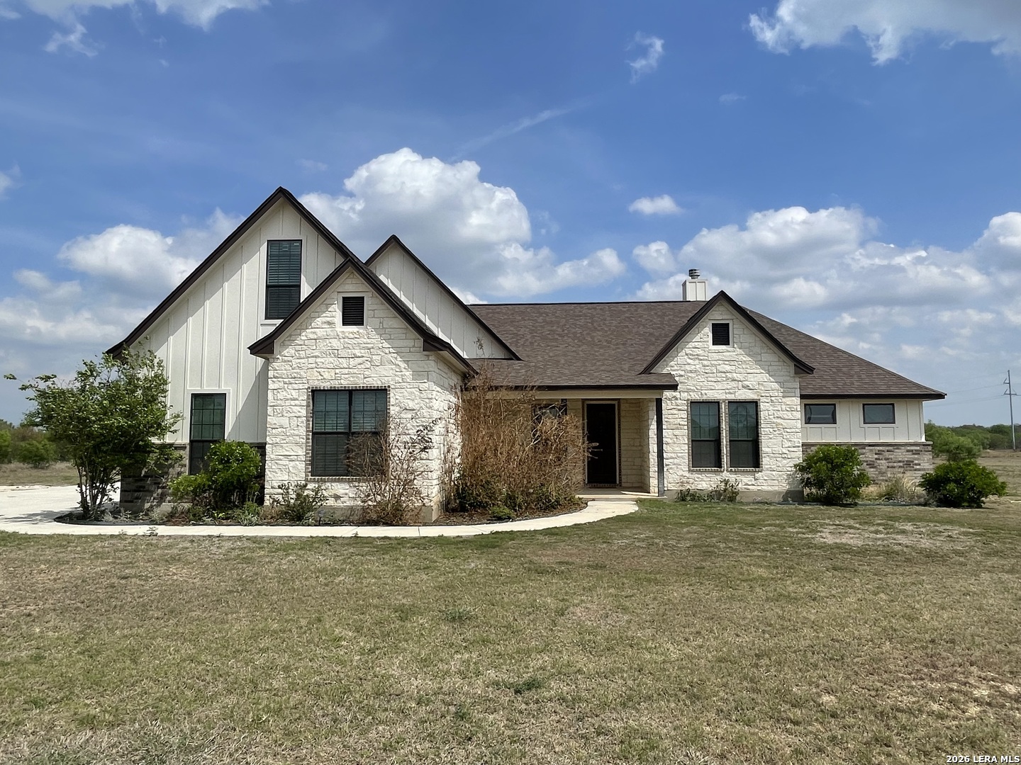 18 Valley View Uvalde, TX 78801 - Photo 1 of 46