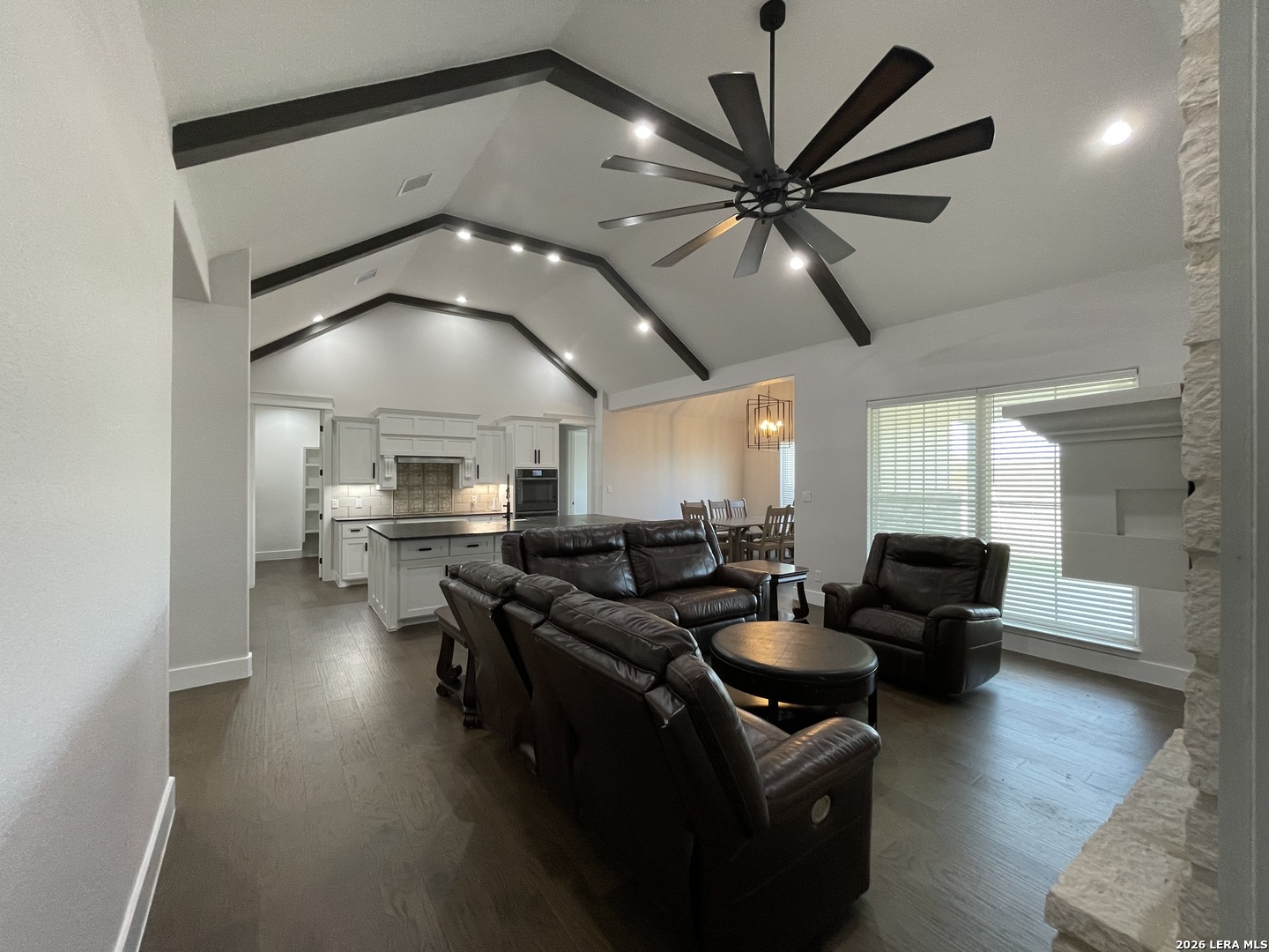 18 Valley View Uvalde, TX 78801 - Photo 14 of 46