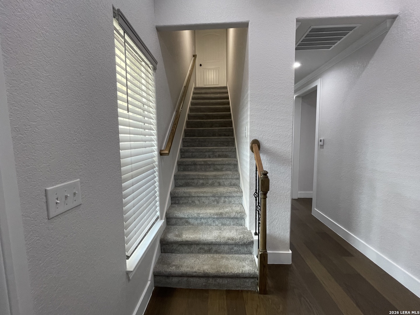 18 Valley View Uvalde, TX 78801 - Photo 5 of 46