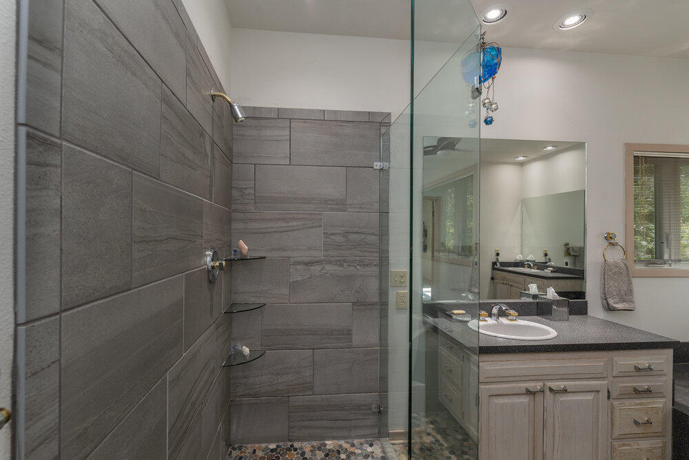 869 Trail Ridge Road Aiken, SC 29803 - Photo 32 of 69 Large Walk-in Shower