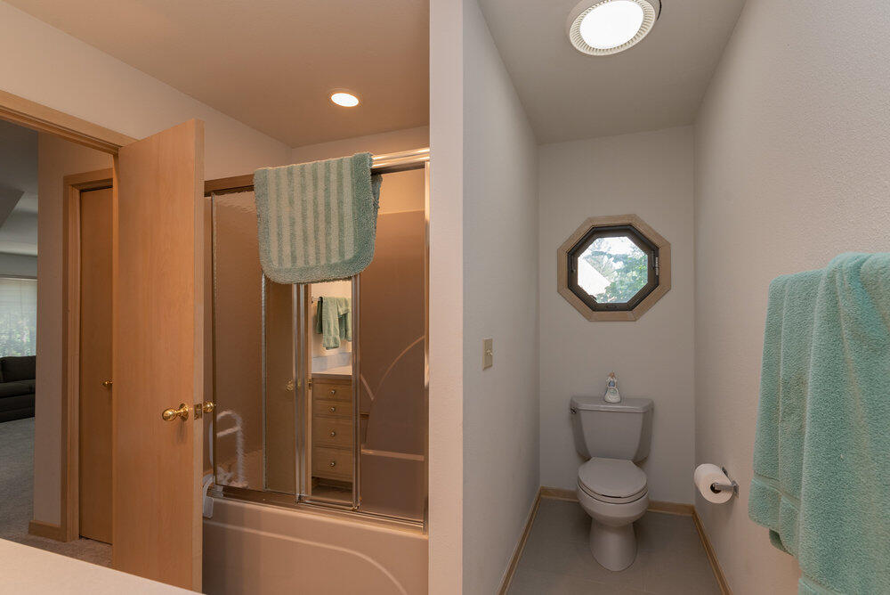 869 Trail Ridge Road Aiken, SC 29803 - Photo 41 of 69 Guest Bathroom