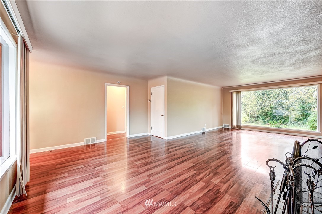 5825 Cady Road Everett, WA 98203 - Photo 9 of 19