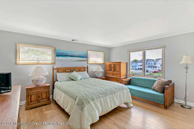 127 Trenton Avenue Point Pleasant Beach, NJ 08742 - Photo 13 of 37 127 Trenton Ave Point Pleasant-small-011