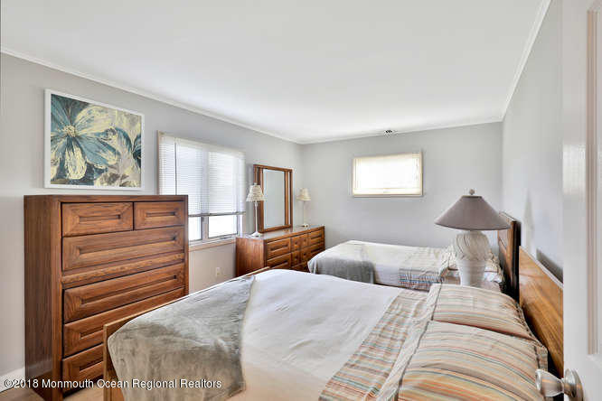 127 Trenton Avenue Point Pleasant Beach, NJ 08742 - Photo 17 of 37 127 Trenton Ave Point Pleasant-small-019