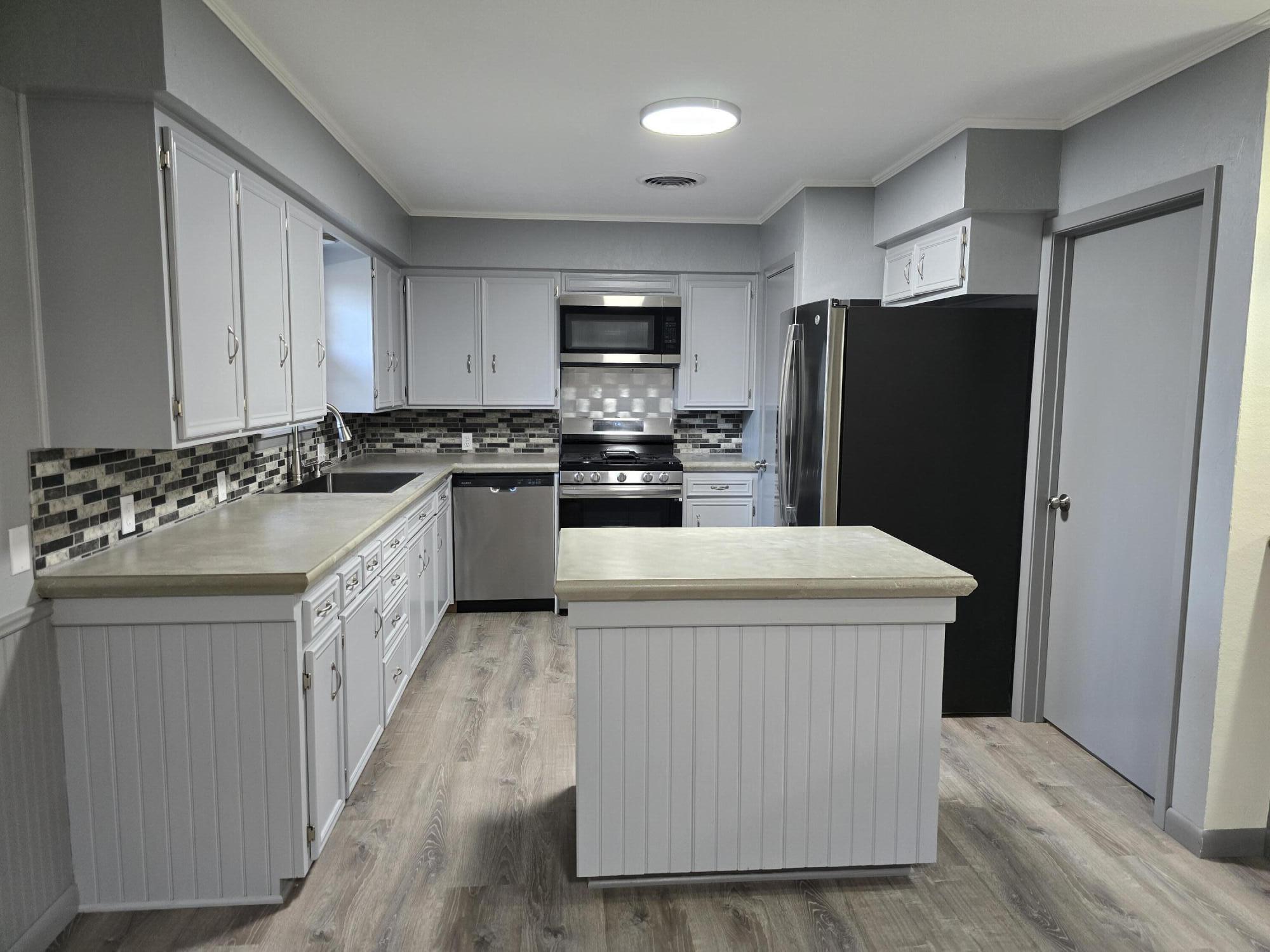 809 North 21st Street Lamesa, TX 79331 - Photo 4 of 24 20260320_192326