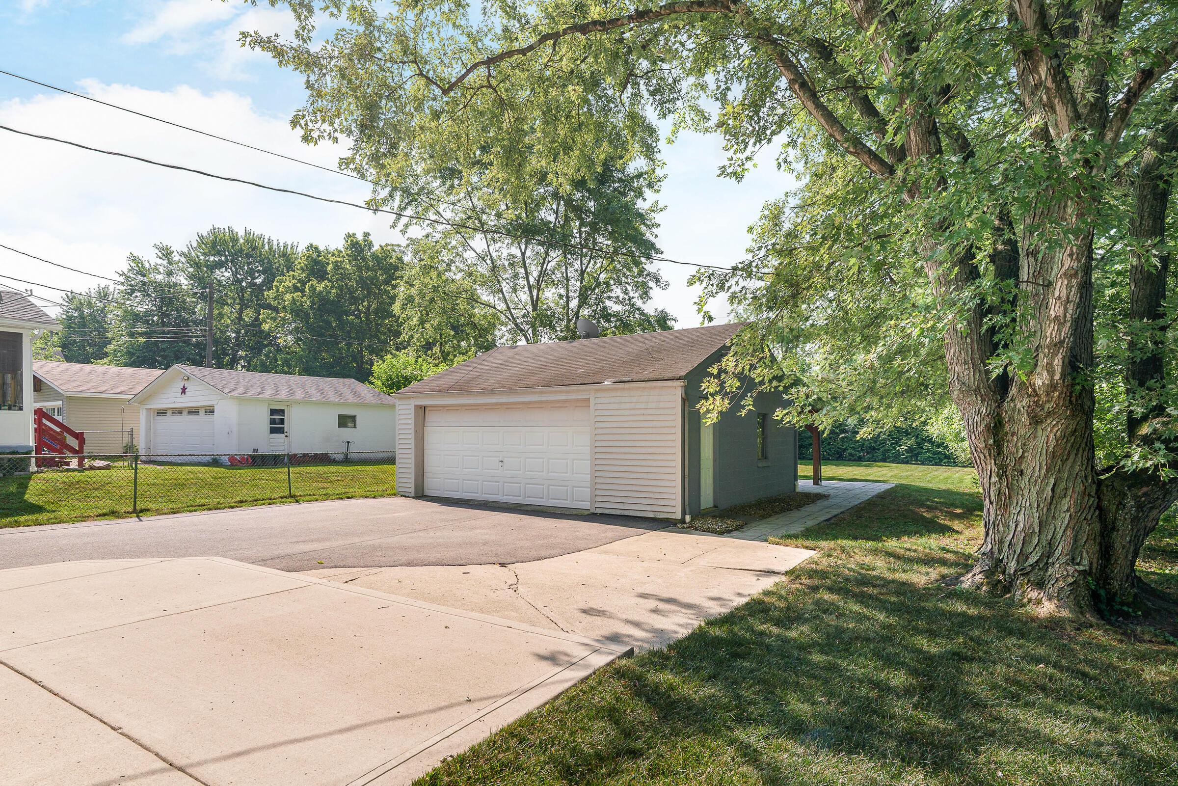 163 Garden Road Columbus, OH 43214 - Photo 36 of 46 Great patio spaces in this generous yard offer so many possibilities for your enjoyment!