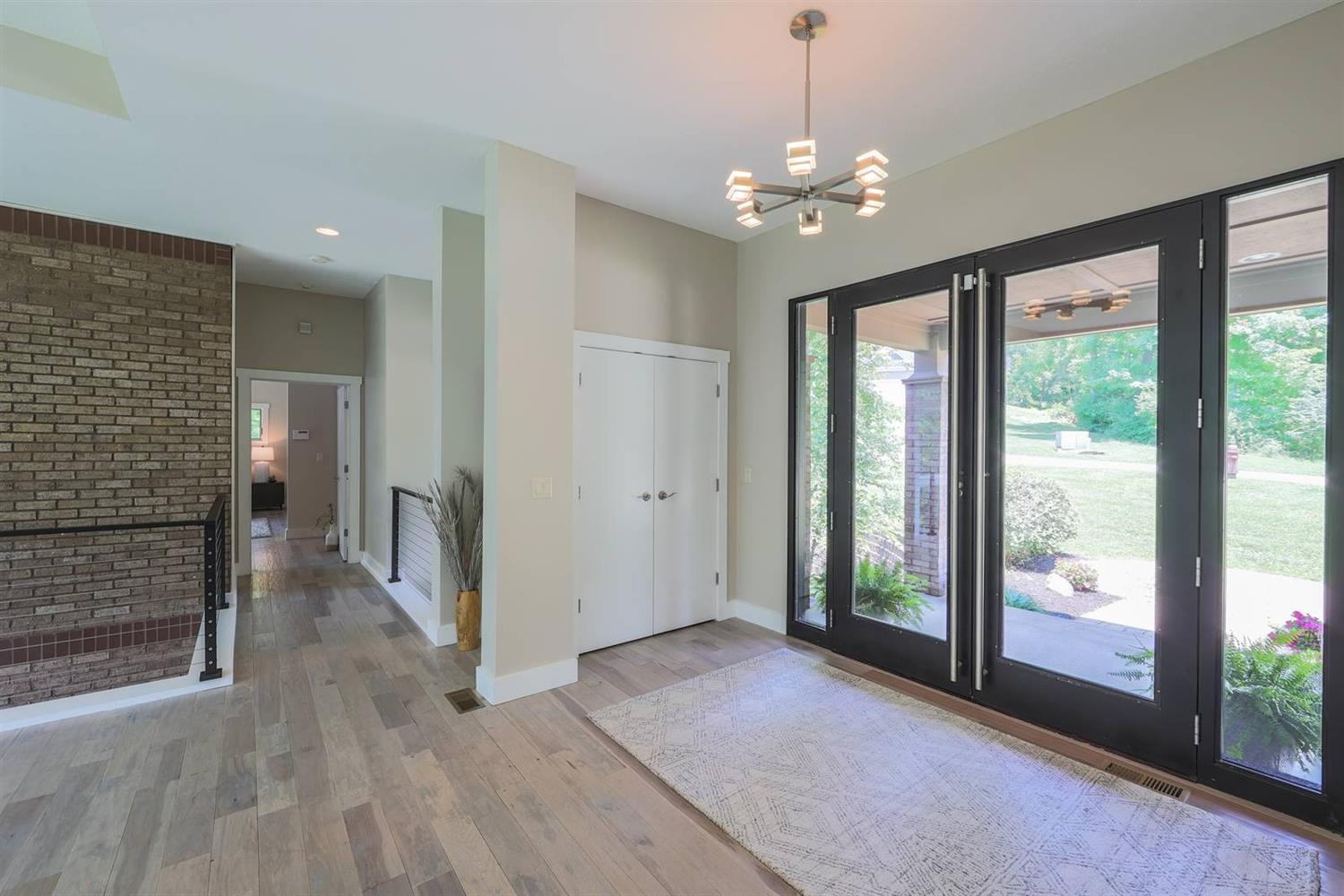 942 Golden Path Cincinnati, OH 45245 - Photo 3 of 50