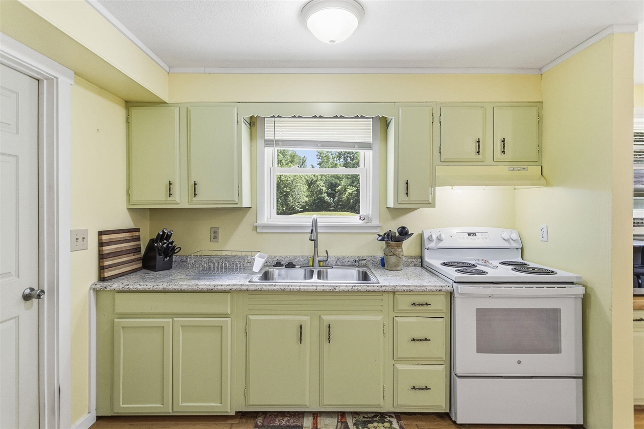 2718 Coloma Road Benton Harbor, MI 49022 - Photo 13 of 55