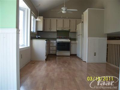 10090 Denton Hill Road Fenton, MI 48430 - Photo 2 of 11 20208748-1.JPG