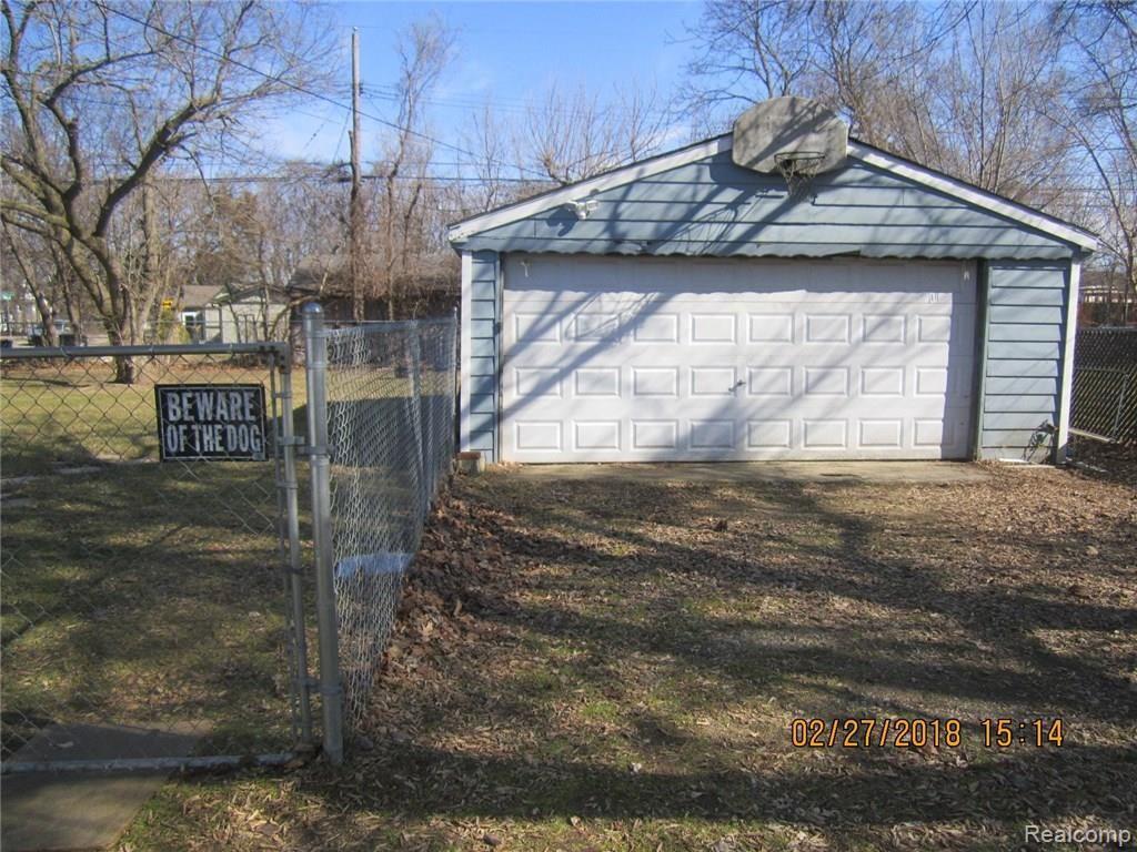 3505 Harrison Avenue Rochester, MI 48307 - Photo 5 of 18 3505 Harrison Garage .